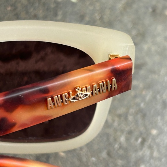 Vivienne Westwood Anglomania Sunglasses w/ Matte Frost frames & Tortoise Arms - Picture 8 of 10